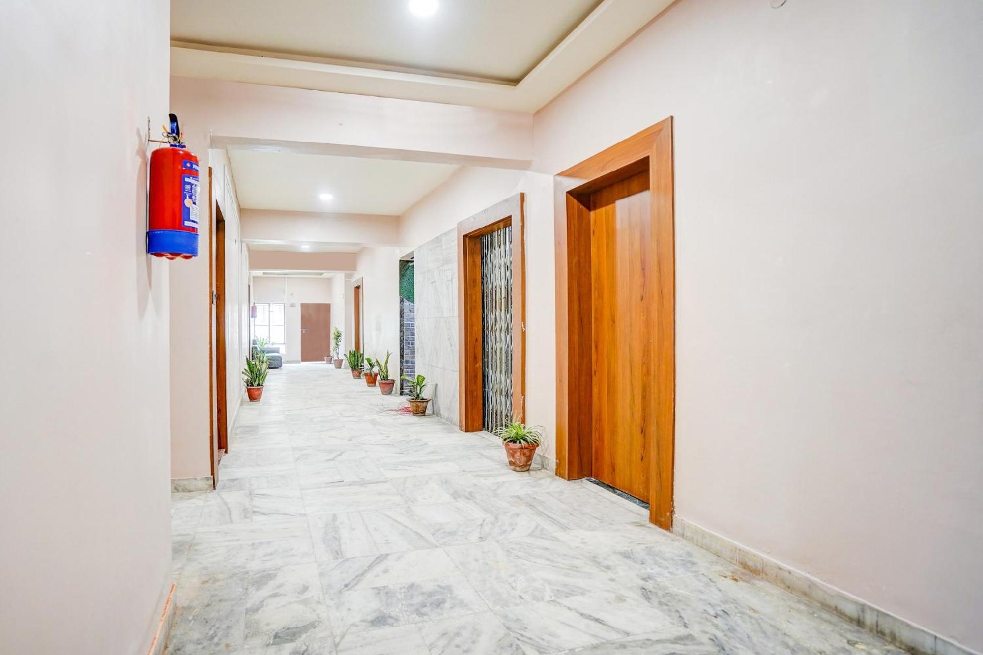 Super Collection O Ratan Lal Nagar Hotel Kánpur Kültér fotó