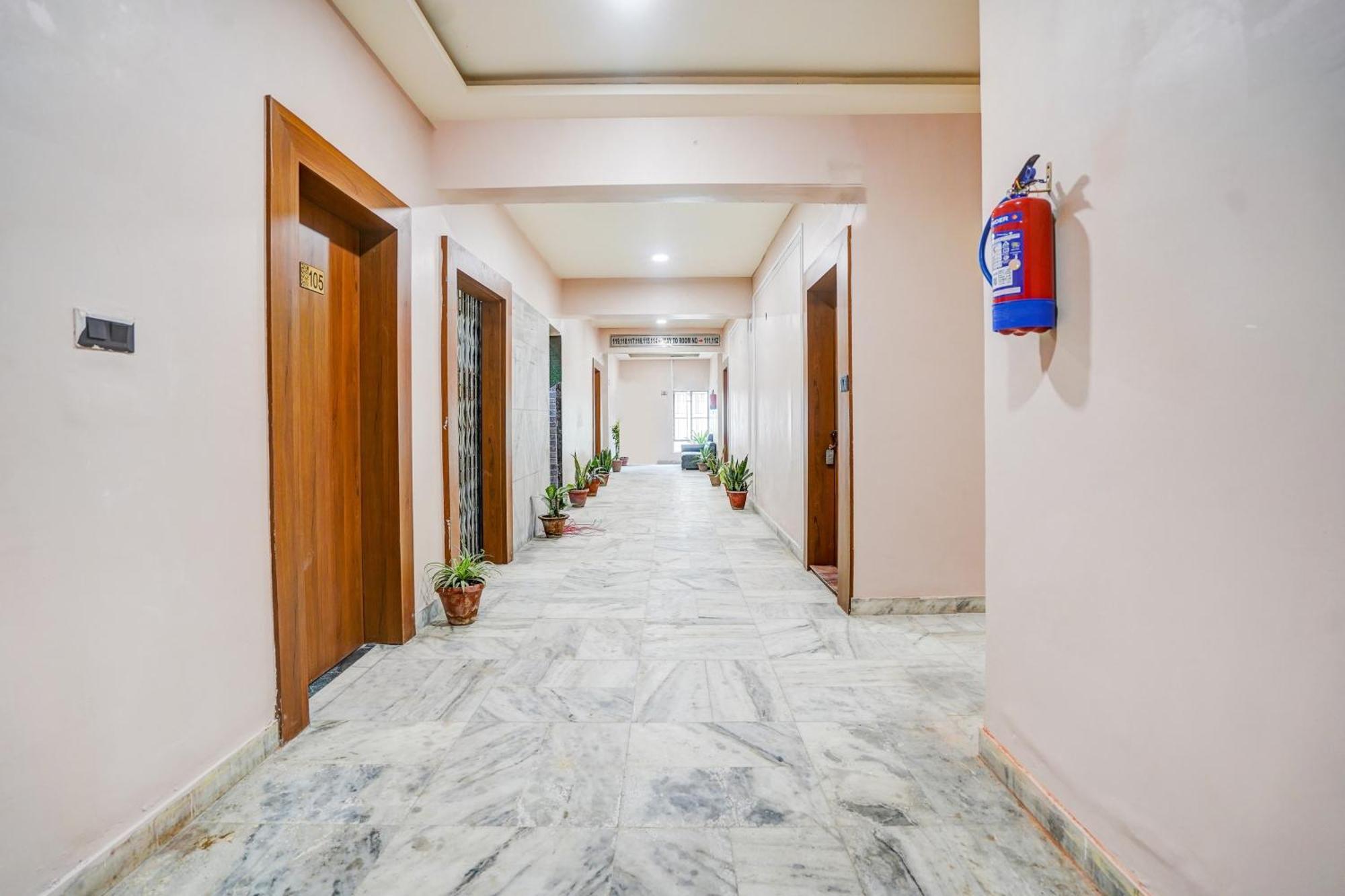 Super Collection O Ratan Lal Nagar Hotel Kánpur Kültér fotó